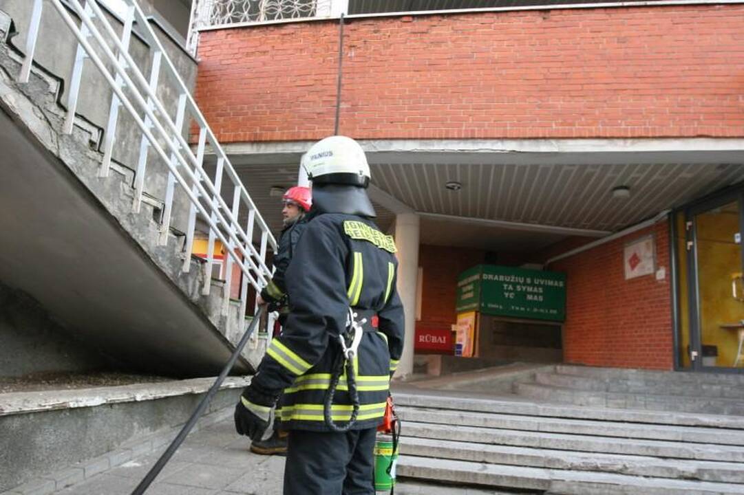 Per gaisrą Vilniuje dūmuose paskendo du restoranai