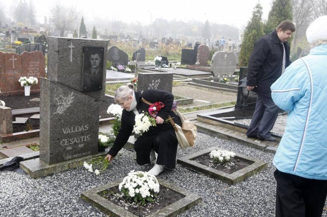 Prieš Vėlines pagerbti kare žuvę klaipėdiečiai 