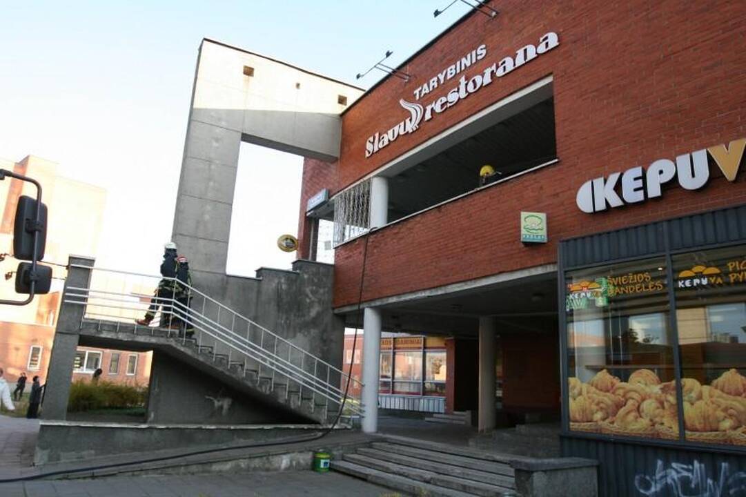 Per gaisrą Vilniuje dūmuose paskendo du restoranai