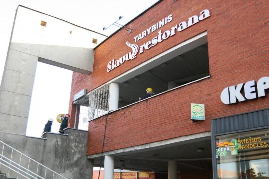 Per gaisrą Vilniuje dūmuose paskendo du restoranai