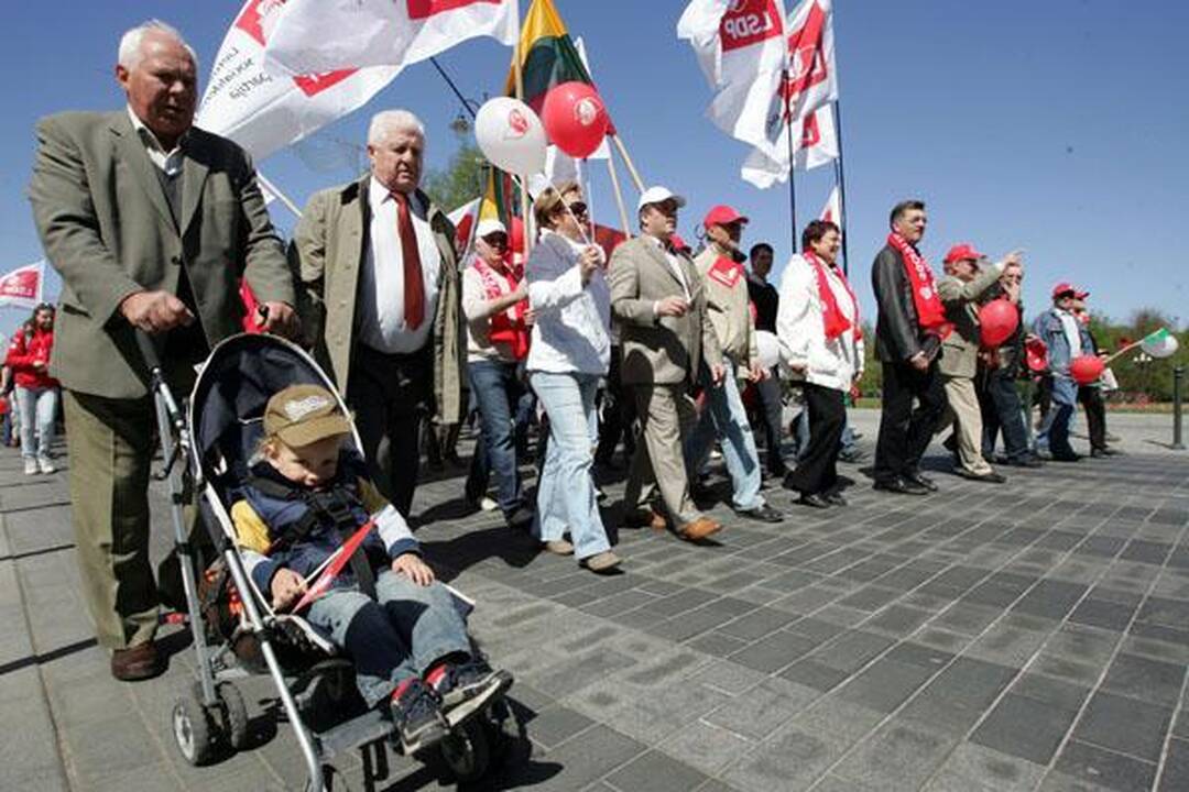 Profsąjungų eitynėse – politikų kalbos, sveikinimai ir skundai (papildyta) 