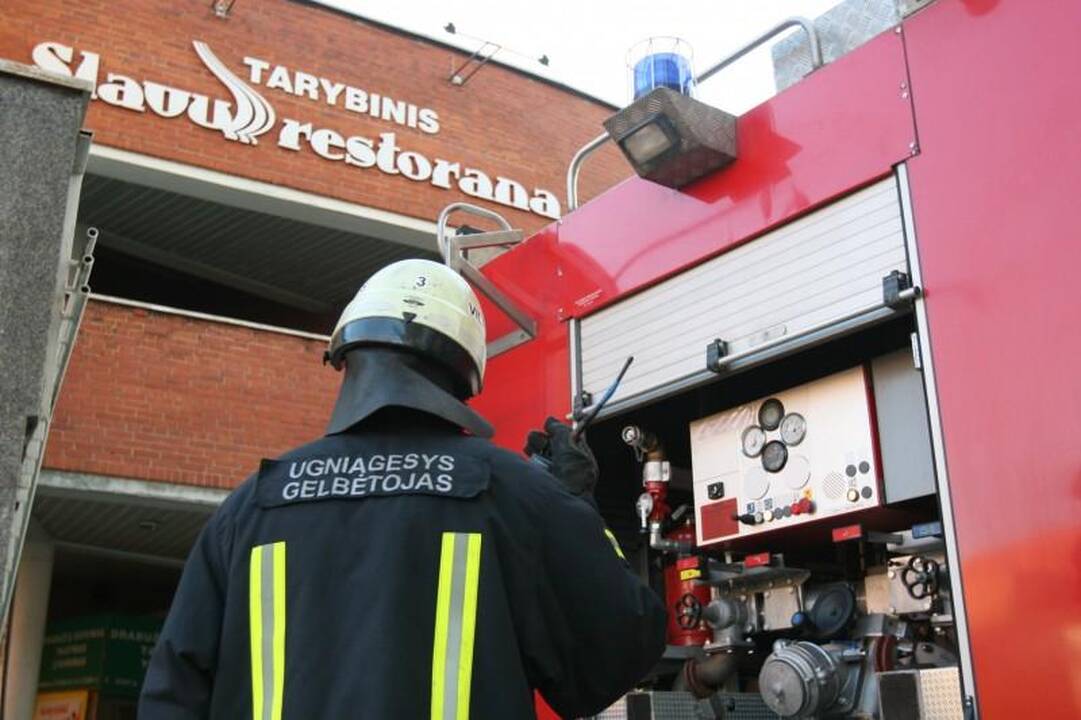 Per gaisrą Vilniuje dūmuose paskendo du restoranai