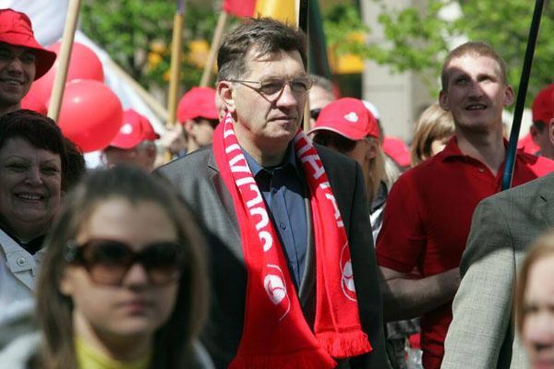 Profsąjungų eitynėse – politikų kalbos, sveikinimai ir skundai (papildyta) 