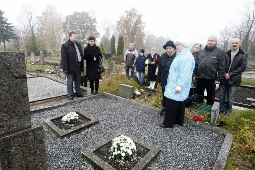 Prieš Vėlines pagerbti kare žuvę klaipėdiečiai 
