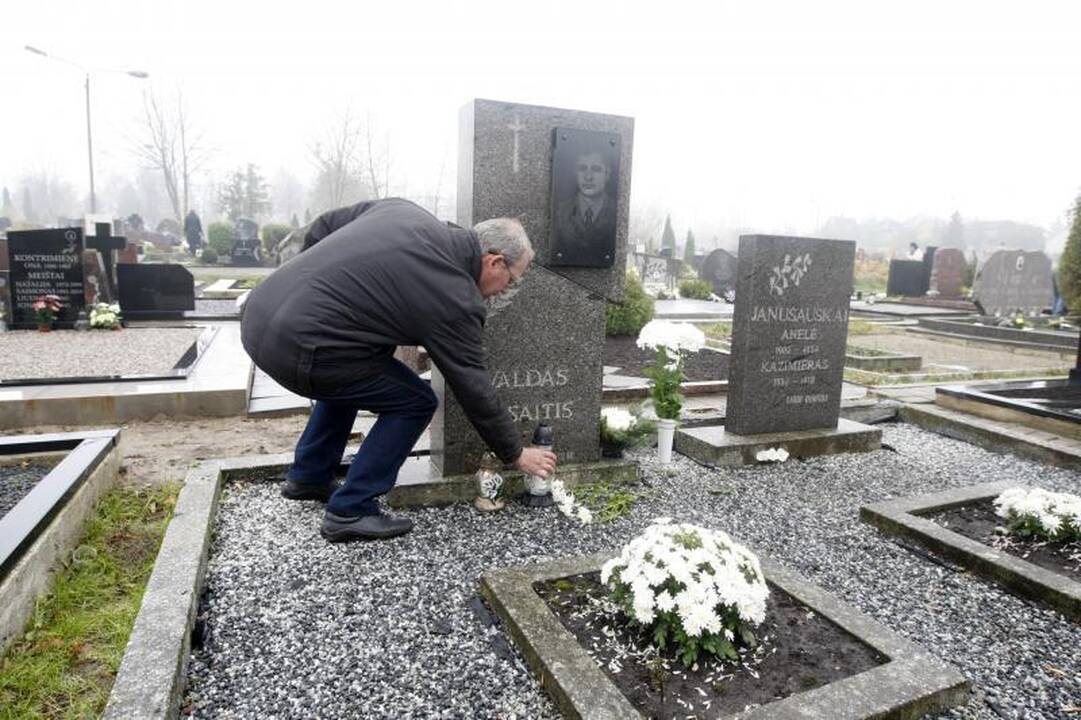 Prieš Vėlines pagerbti kare žuvę klaipėdiečiai 