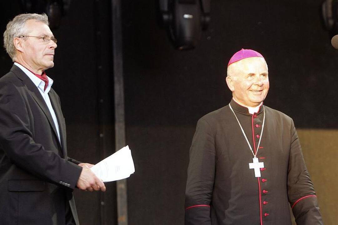 Miuziklą „Karolis" žiūrėjo ir triukšmingas jaunimas