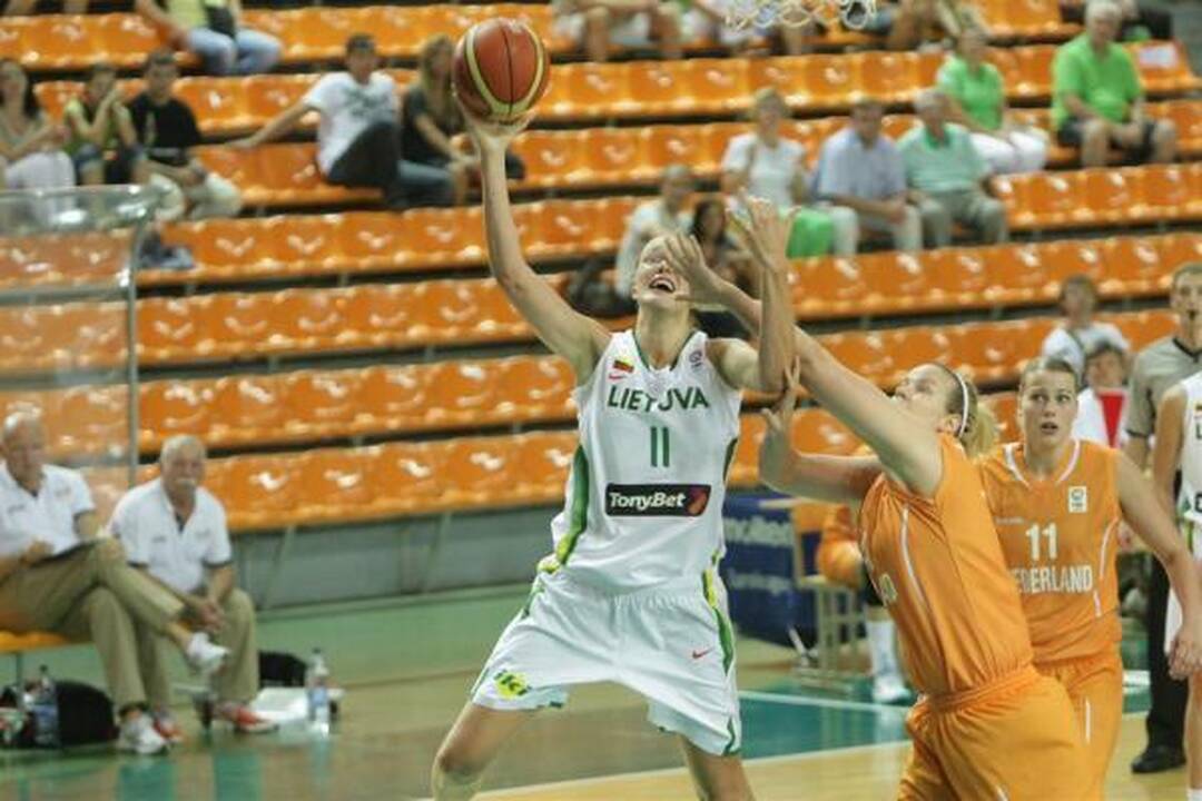 Krepšininkės Europos čempionato atranką pradėjo lengva pergale