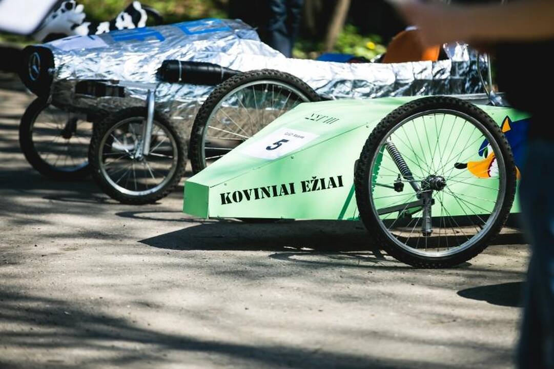 Studentų festivalis startavo riedžių lenktynėmis