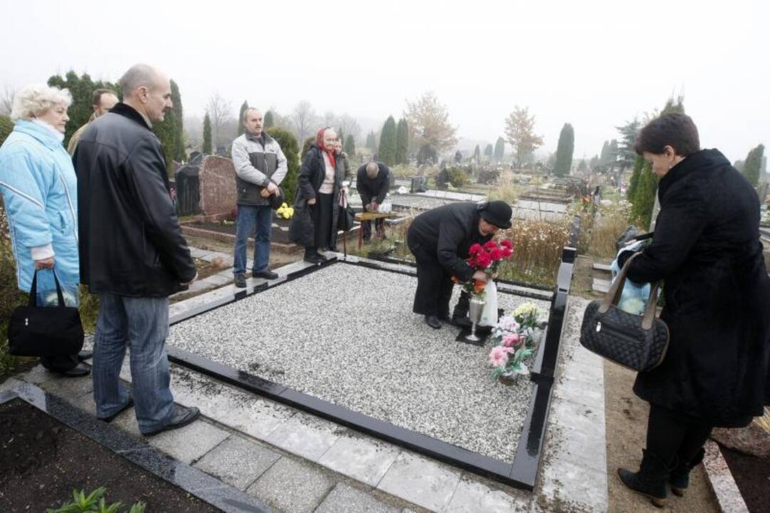Prieš Vėlines pagerbti kare žuvę klaipėdiečiai 