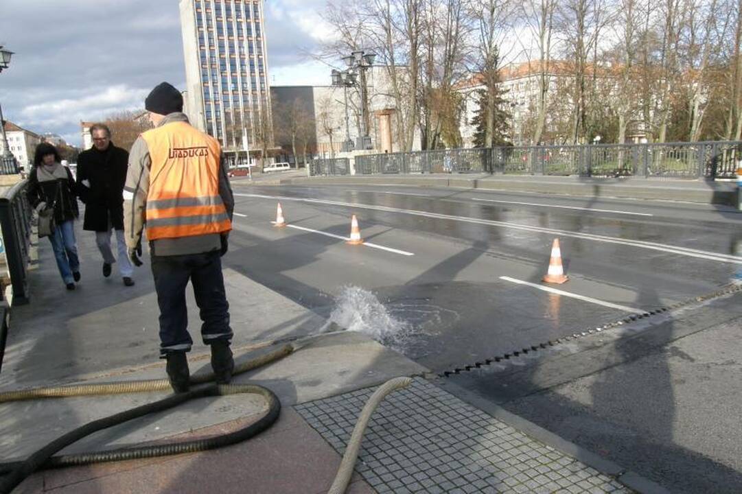 Klaipėdos Biržos tiltas ruošiamas pakėlimui