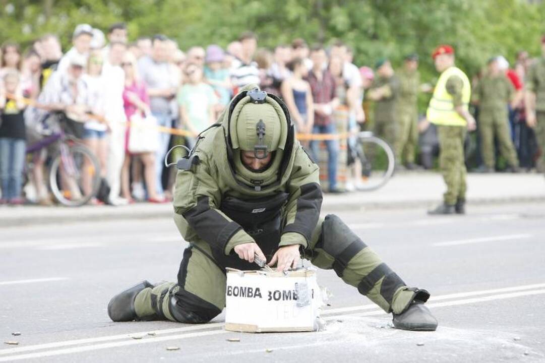 Karinės technikos gaudesys įvarė baimės klaipėdiečiams