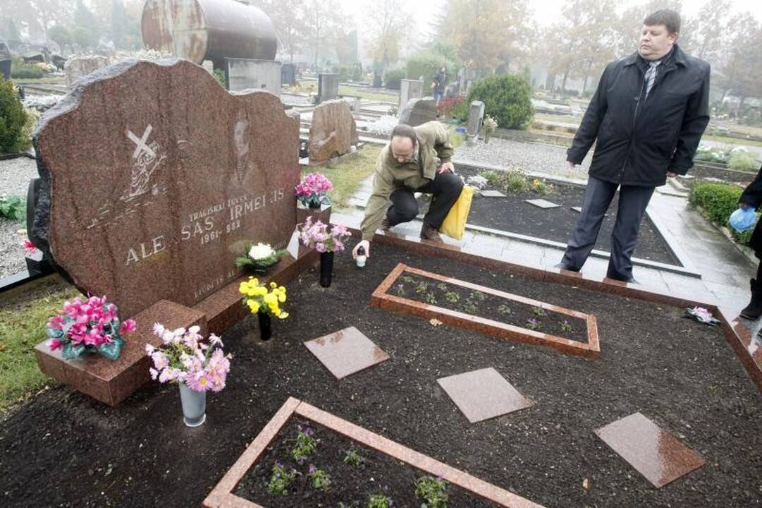 Prieš Vėlines pagerbti kare žuvę klaipėdiečiai 