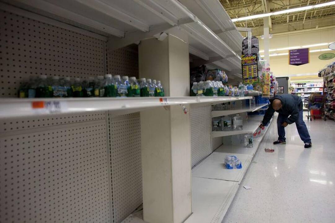 Niujorkas ruošiasi uraganui „Sandy“: žmonėms liepta evakuotis