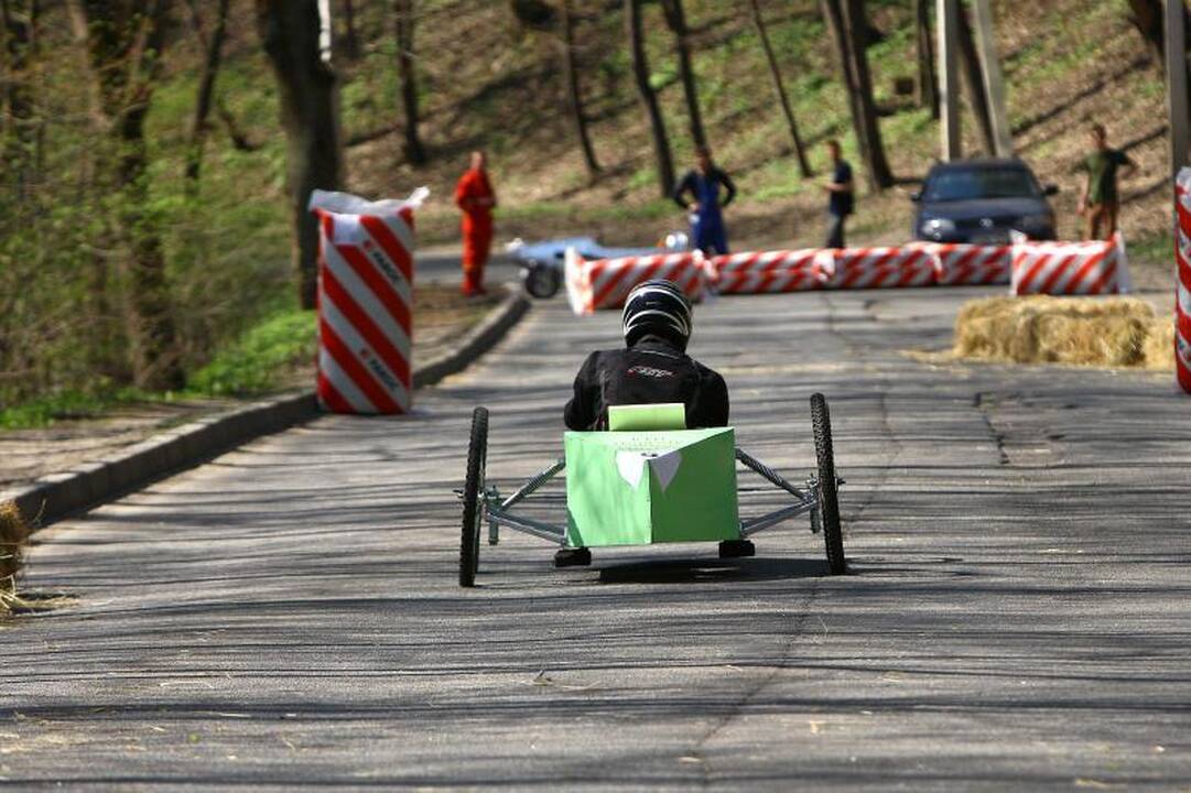 Studentų festivalis startavo riedžių lenktynėmis