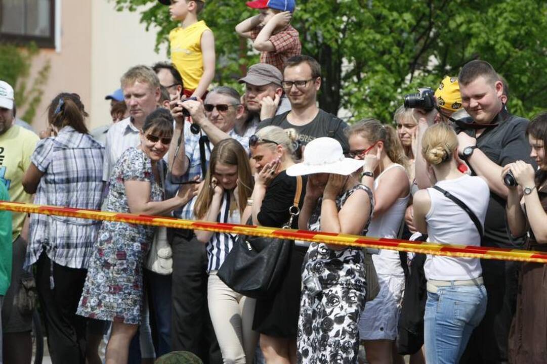 Karinės technikos gaudesys įvarė baimės klaipėdiečiams