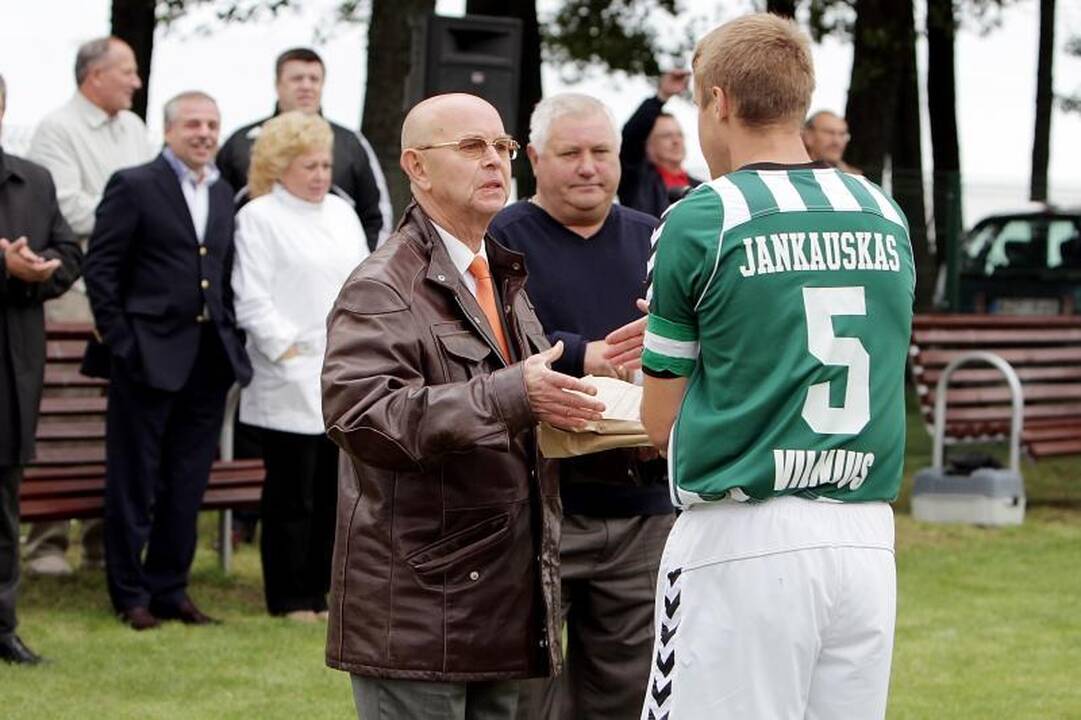 Renginių maratoną Neringoje pratęsė tarptautinis futbolas