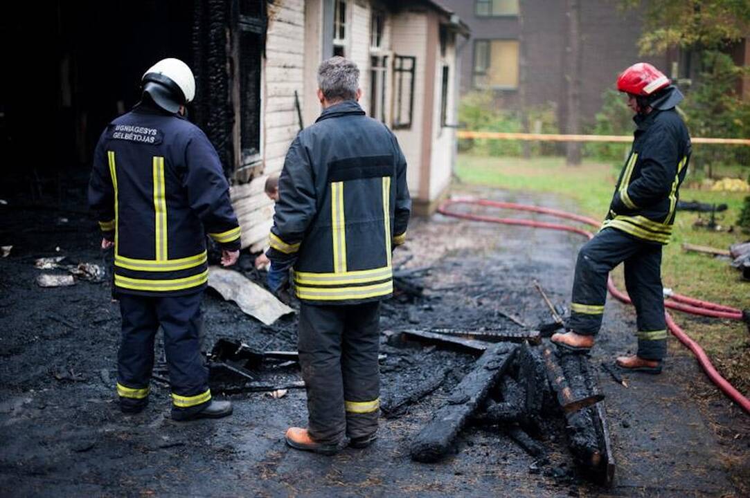 Kulautuvos bažnyčią suniokojo ugnis, įtariamas padegimas