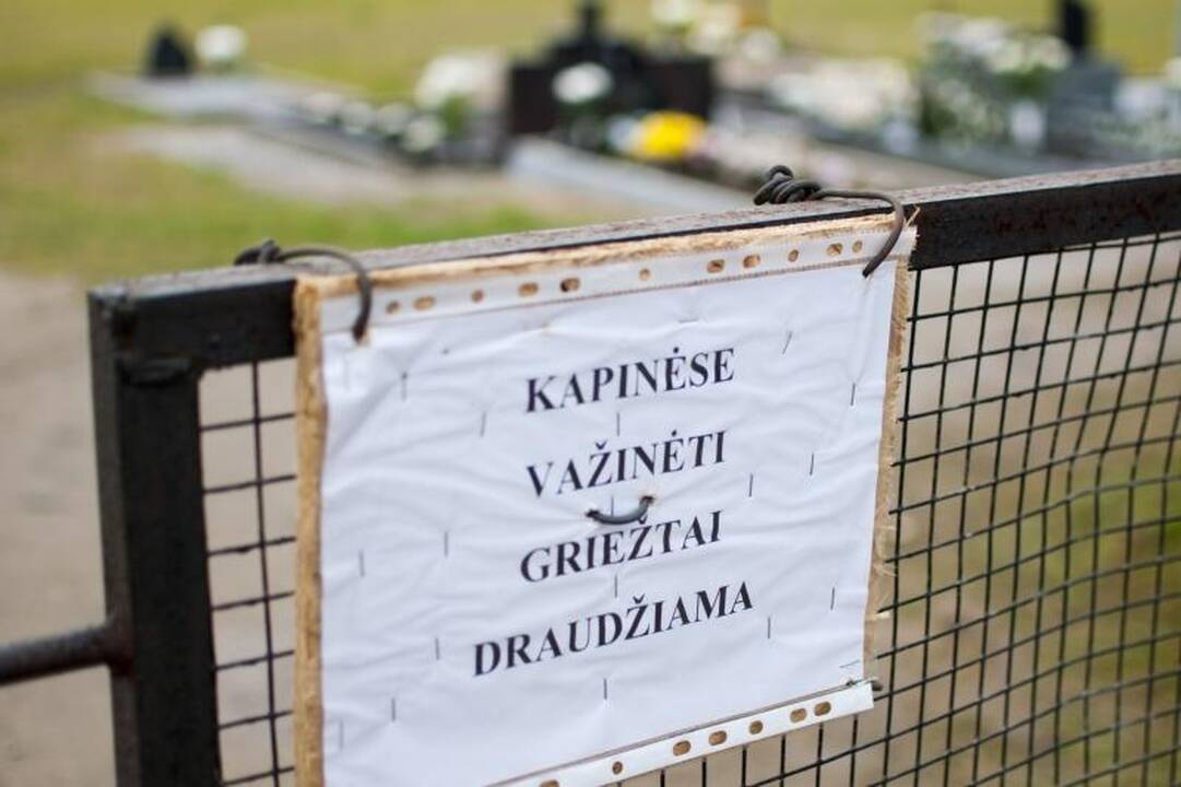 Kunigo R.Mikutavičiaus kapas 