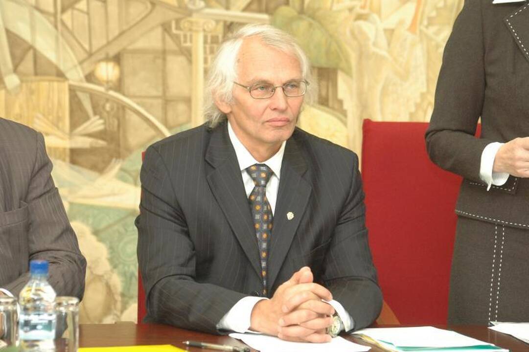 Į Klaipėdos universiteto rektoriaus pareigas pretenduoja savi 
