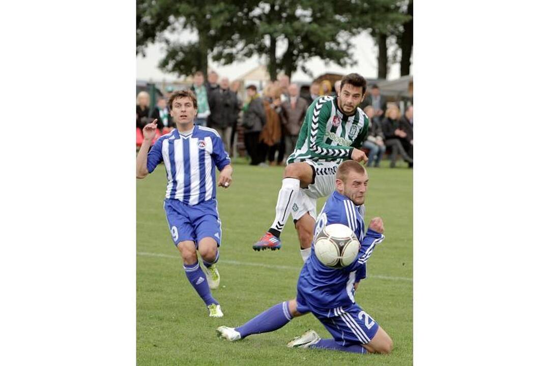 Renginių maratoną Neringoje pratęsė tarptautinis futbolas