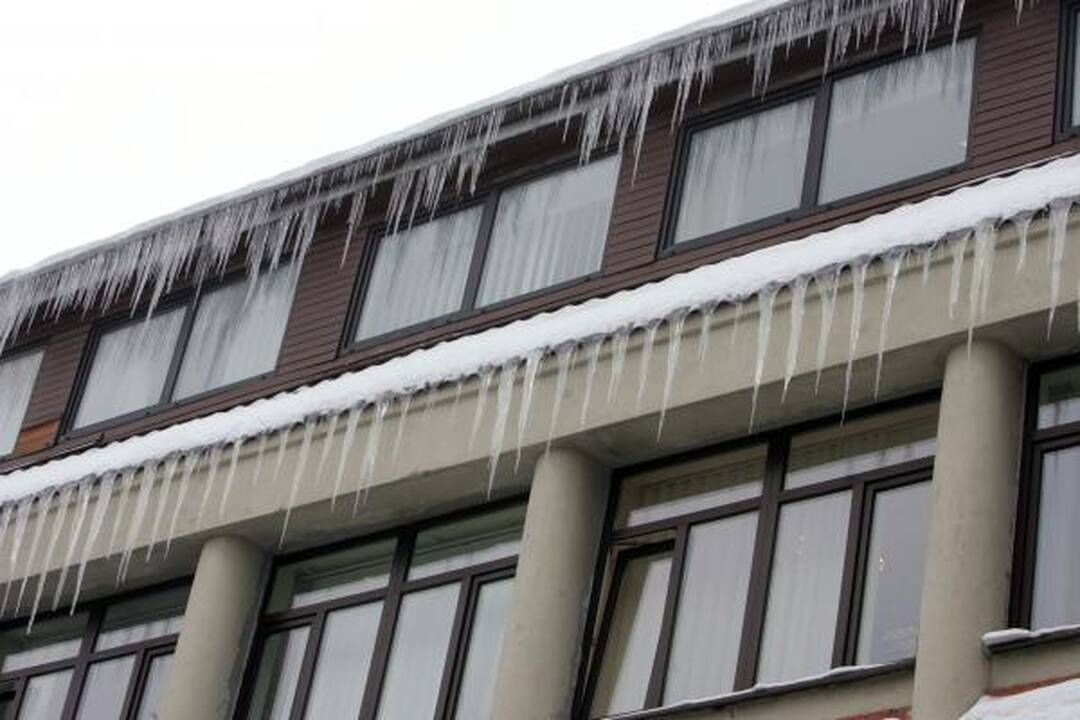 Po Vilniaus senamiestį derėtų vaikščioti su šalmu (papildyta)