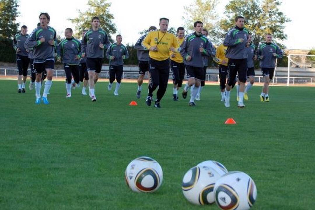 Lietuvos futbolininkai rungtynėse su Vengrija išbandys pamainą