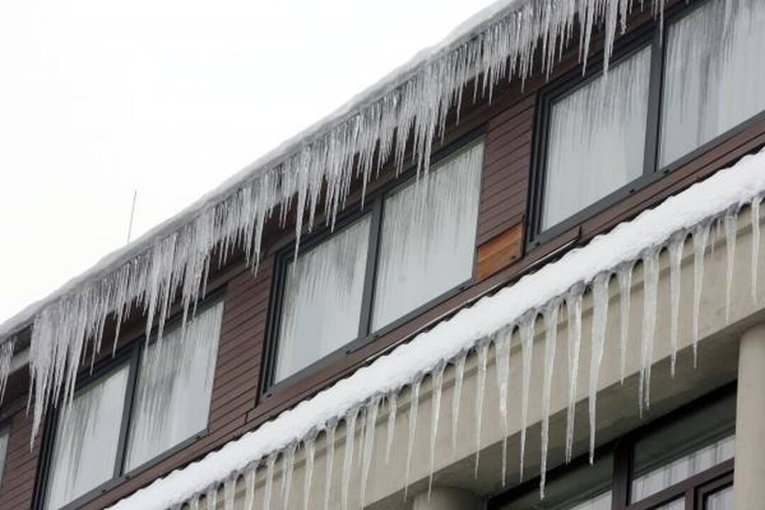 Po Vilniaus senamiestį derėtų vaikščioti su šalmu (papildyta)