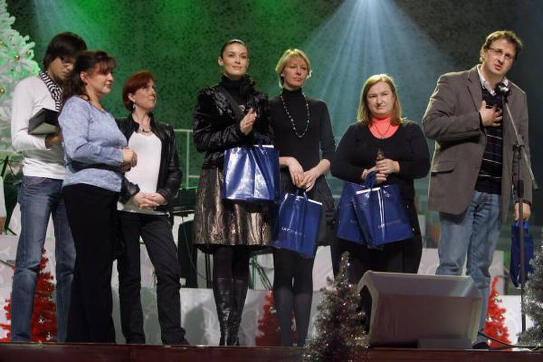 Toliau dirbs kaip bitės