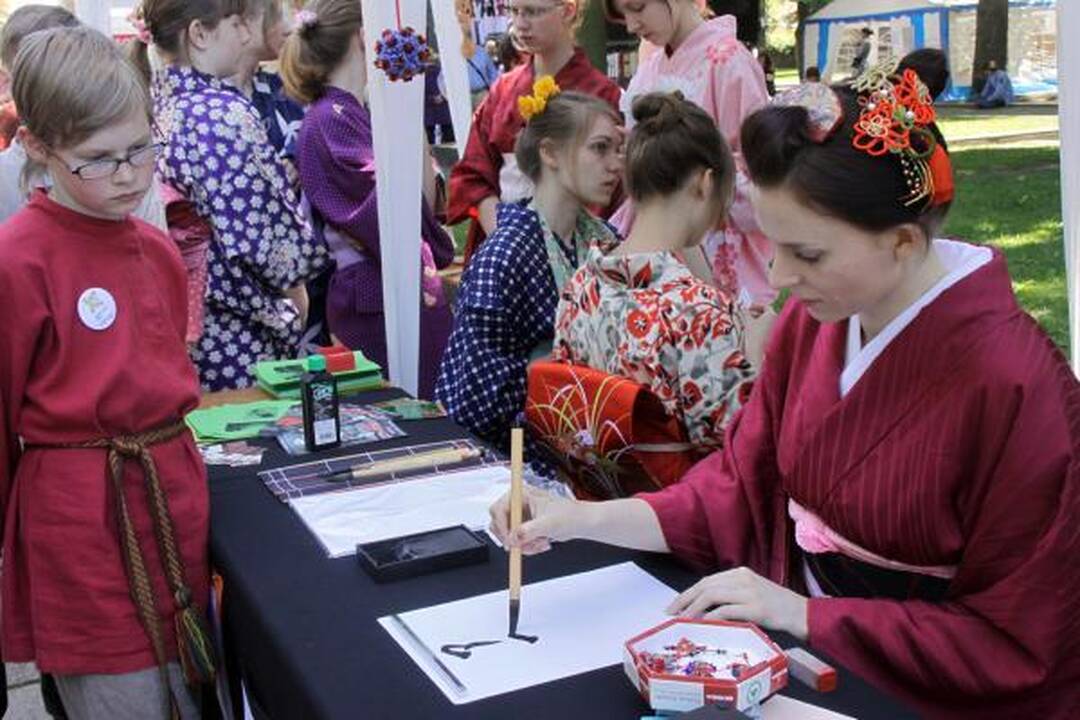 Tautų šventėje įdomiausi – japonai, artimiausi – lenkai?