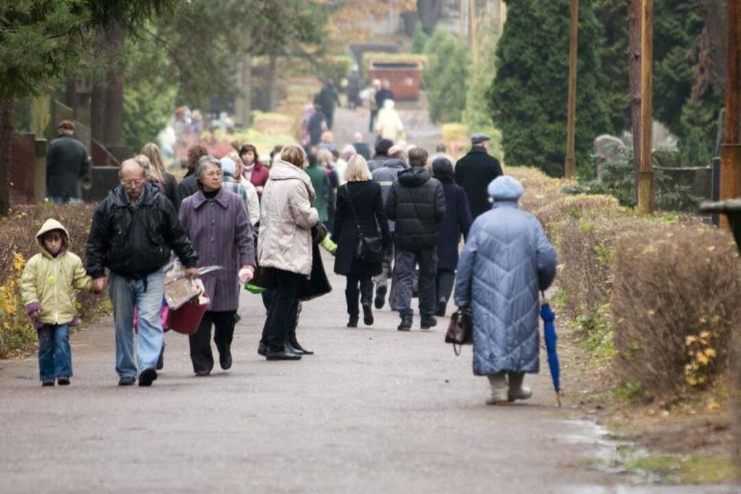 Kunigo R.Mikutavičiaus kapas 