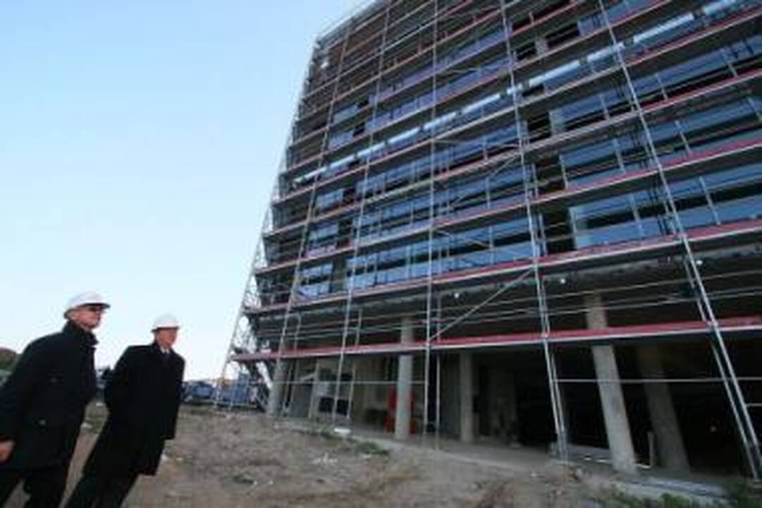 Žalgirio arena jau dengiama stikliniu fasadu