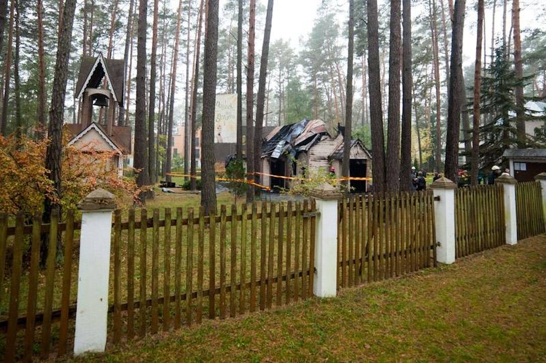 Kulautuvos bažnyčią suniokojo ugnis, įtariamas padegimas