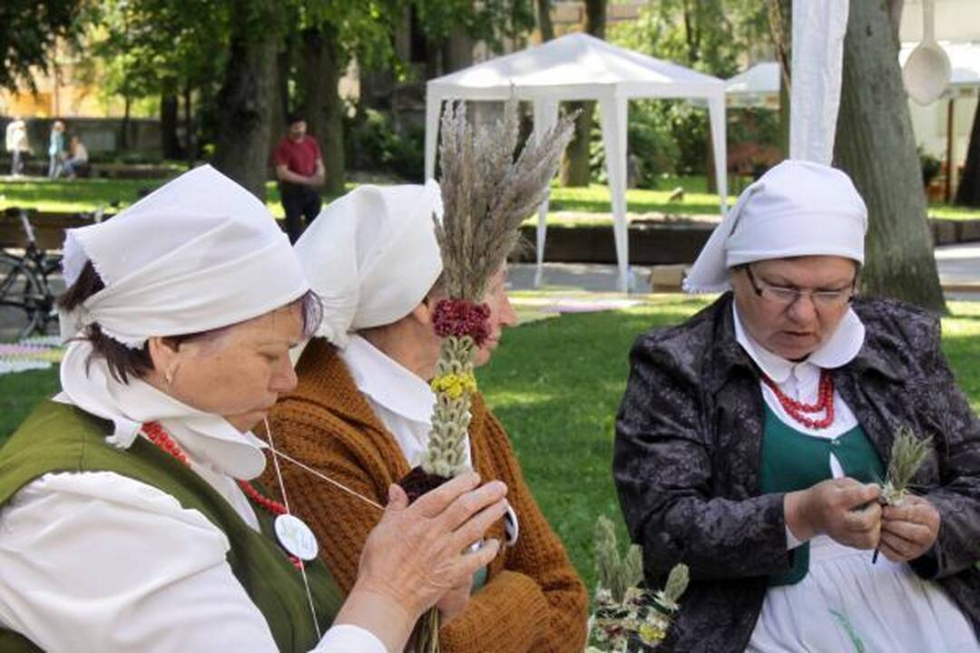Tautų šventėje įdomiausi – japonai, artimiausi – lenkai?