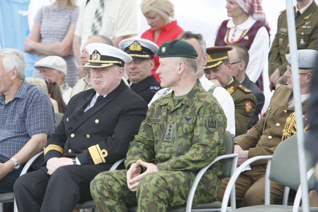 Uostamiestyje krikštynų ceremonija: moterys šventino laivus 