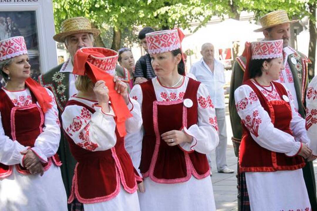 Tautų šventėje įdomiausi – japonai, artimiausi – lenkai?