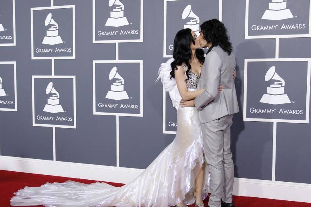 Po 14 mėnesių santuokos skiriasi Russellas Brandas ir Katy Perry