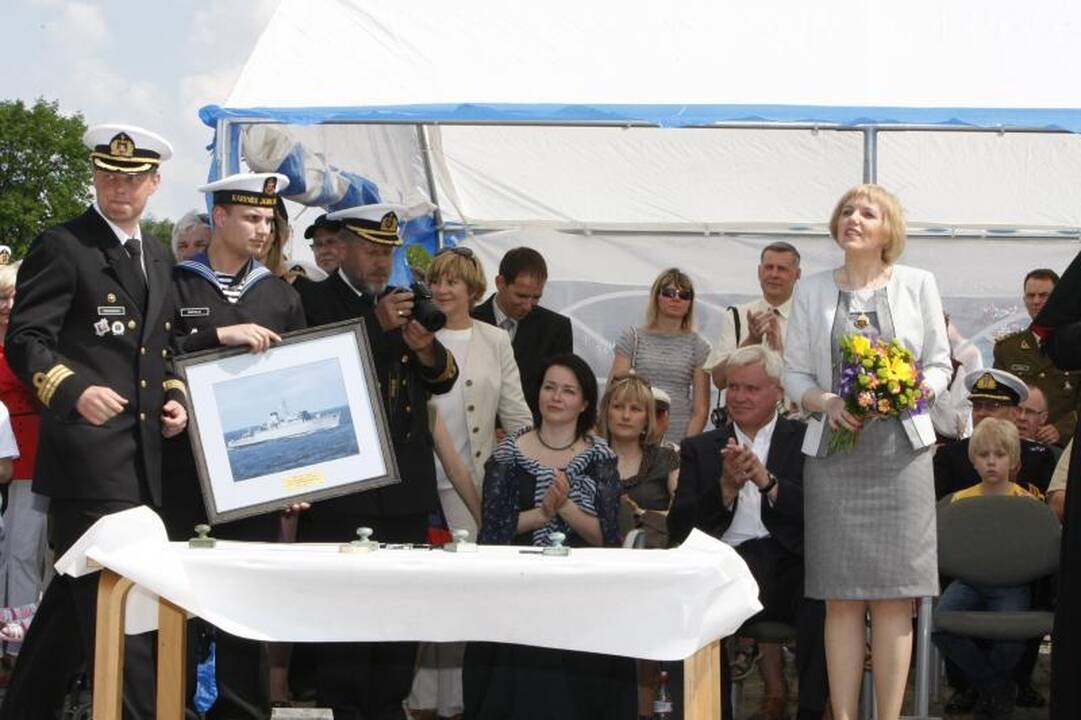 Uostamiestyje krikštynų ceremonija: moterys šventino laivus 