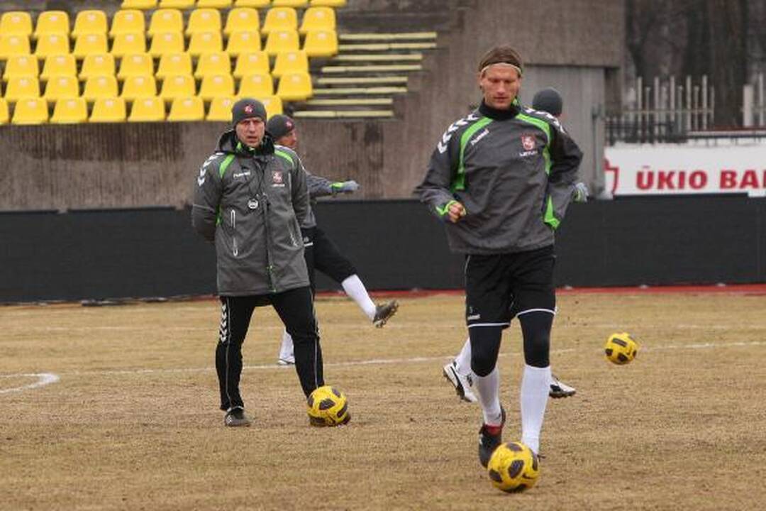 Pasaulio futbolo čempionai: žaisti Kauno stadione - kaip paplūdimyje