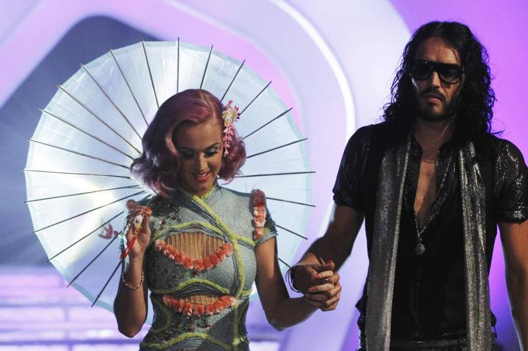 Po 14 mėnesių santuokos skiriasi Russellas Brandas ir Katy Perry