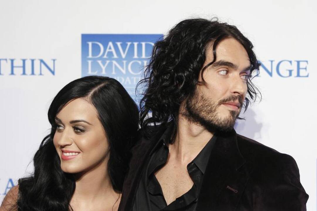 Po 14 mėnesių santuokos skiriasi Russellas Brandas ir Katy Perry