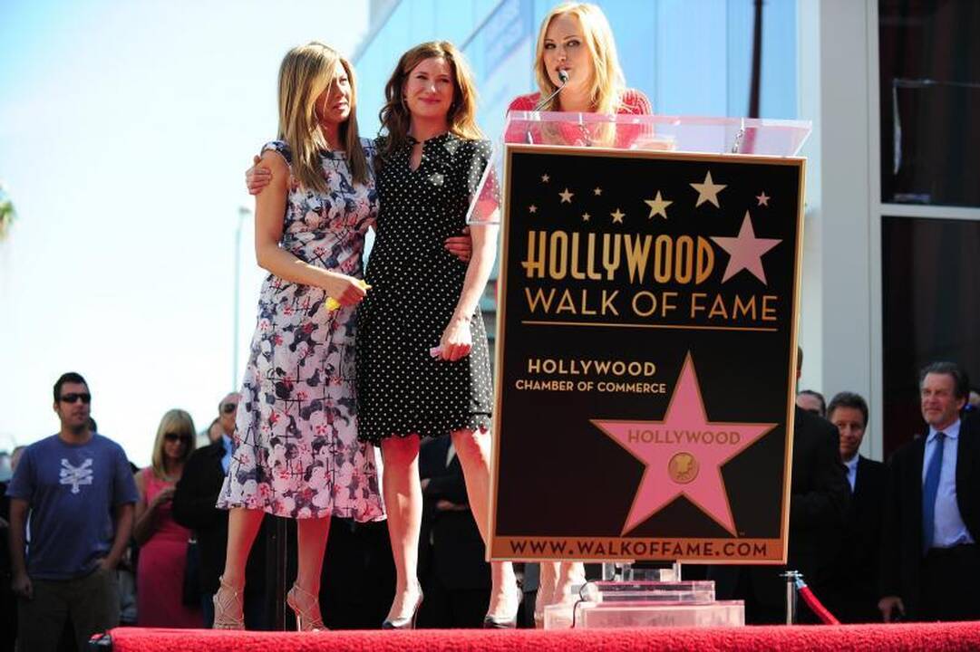 Jennifer Aniston įrašė savo vardą žvaigždėje Holivudo šlovės alėjoje