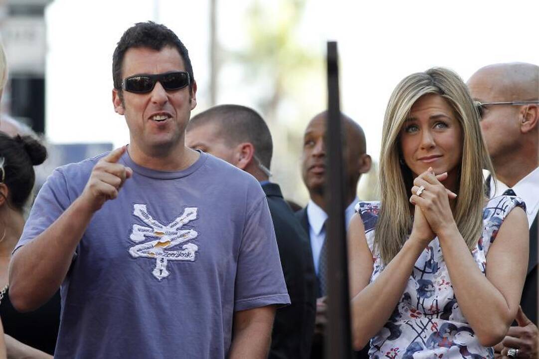 Jennifer Aniston įrašė savo vardą žvaigždėje Holivudo šlovės alėjoje