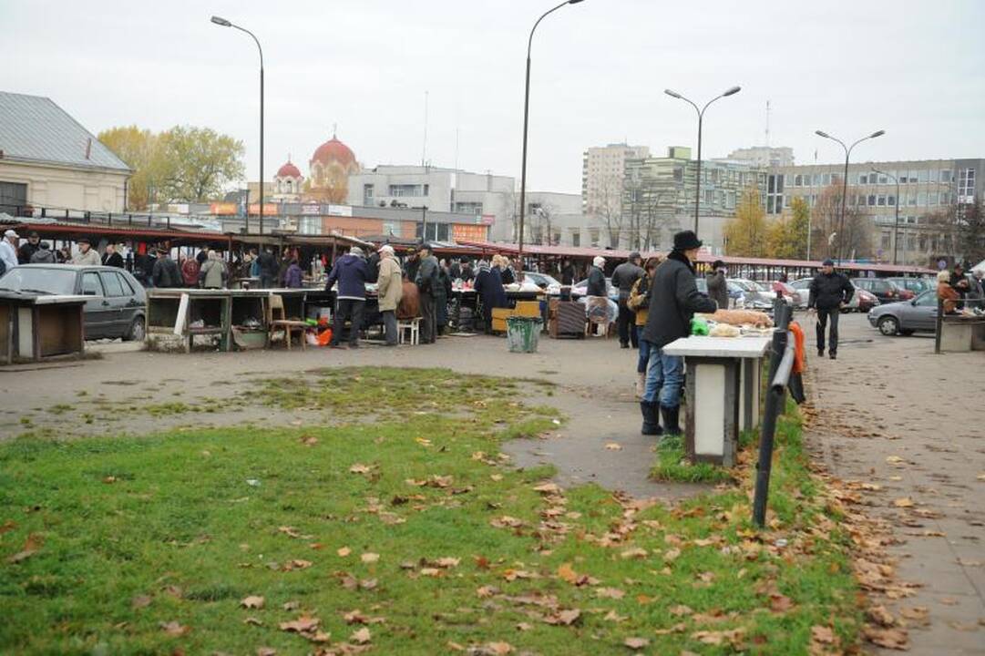 Ar už Kalvarijų turgaus tvoros prekiaujama legaliai?