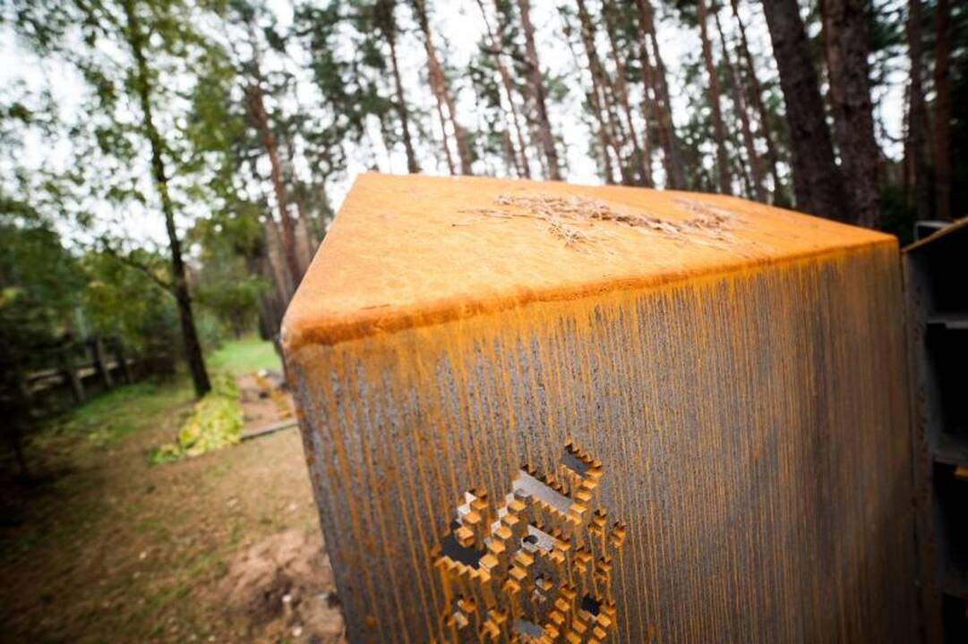 Kolumbariumai Petrašiūnų kapinėse: vieni šaiposi, kiti giriasi