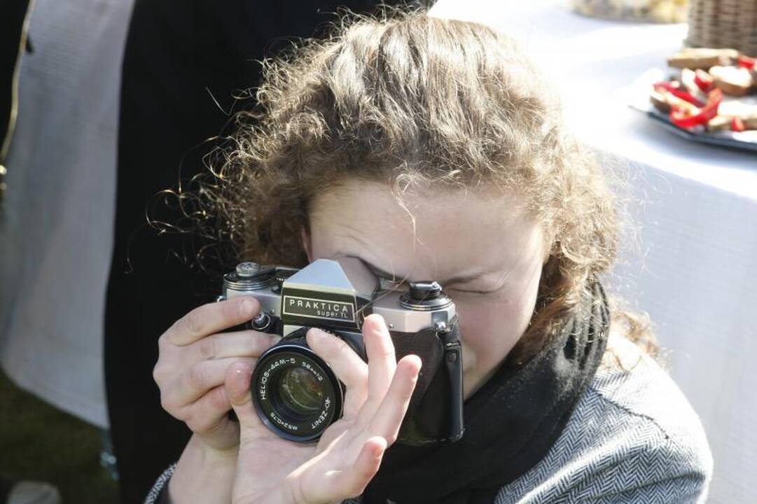 Klaipėdos menininkai mamoms surengė viešą puotą (foto)