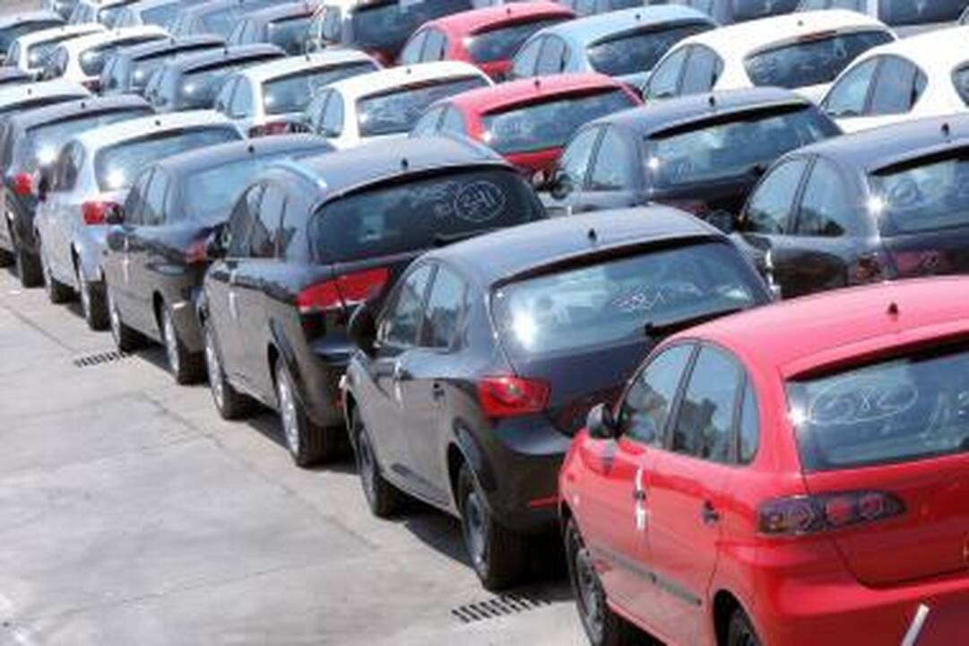 Naujų automobilių paklausa Rusijoje išaugo 72 proc.