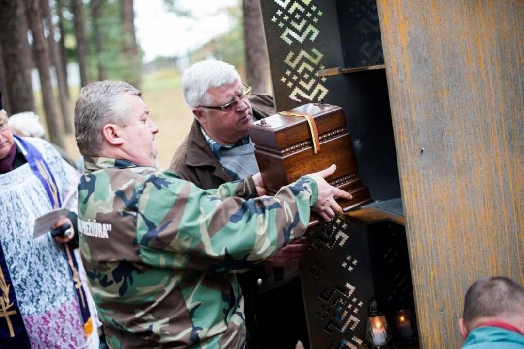 Kolumbariumai Petrašiūnų kapinėse: vieni šaiposi, kiti giriasi