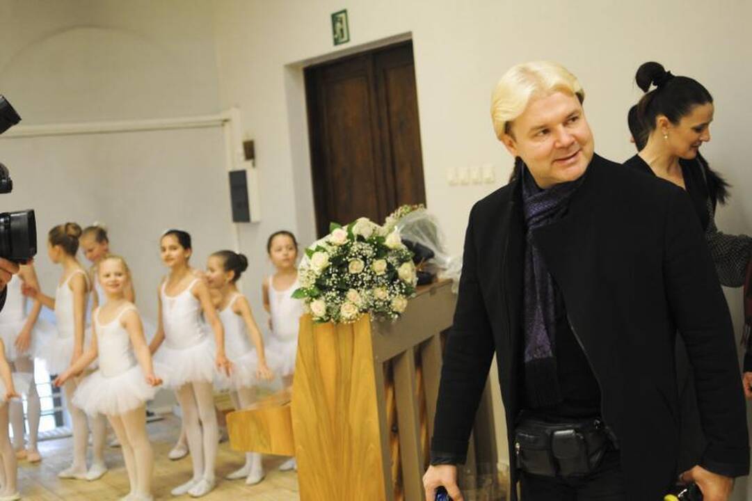 Baleto žvaigždė A.Liepa užsuko į N.Juškos mokyklą