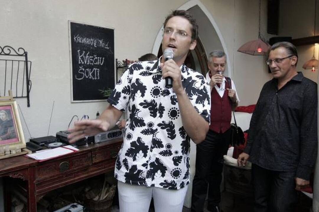 LNK pristatė aistringą "Kviečiu šokti" komandą