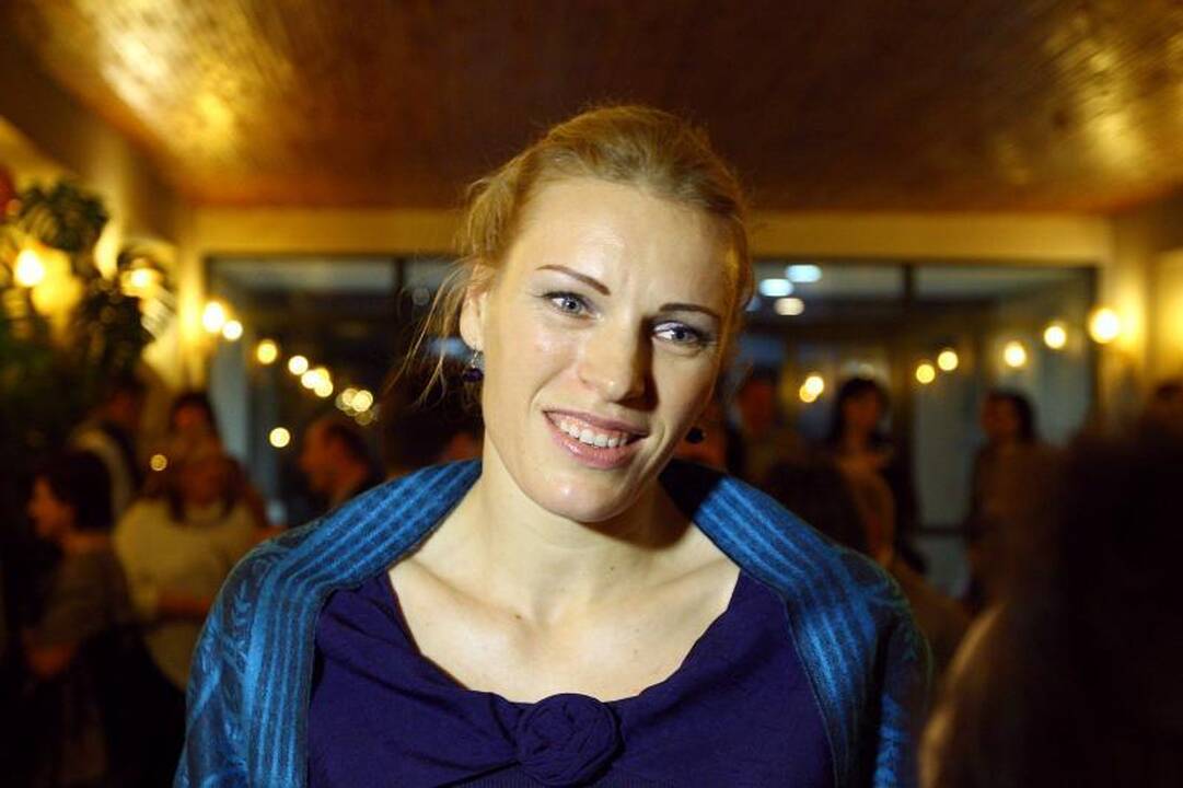 „Lietuvos ponia 2012“ tituluota žavi keturių vaikų mama